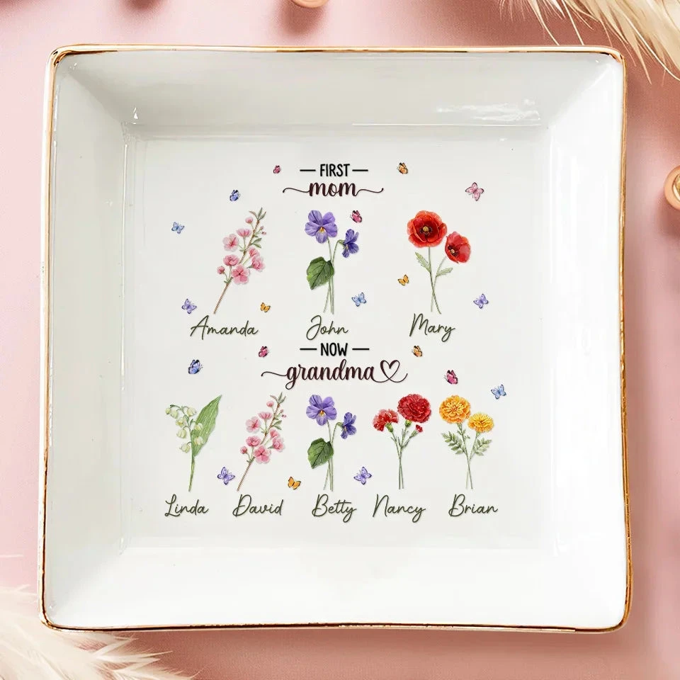The Best Mom Get Promoted To Grandma - Family Personalized Custom Jewelry Dish - Gift For Mom, Grandma 1 The Best Mom Get Promoted To Grandma - Family Personalized Custom Jewelry Dish - Gift For Mom, Grandma