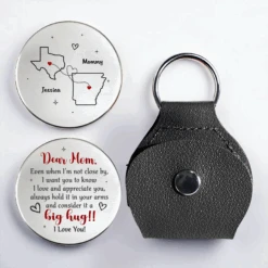 Distance Means Nothing To The Heart - Family Personalized Custom Pocket Hug - Mother's Day, Gift For Mom, Grandma -Pawfect House Store 67e50f2e4afec